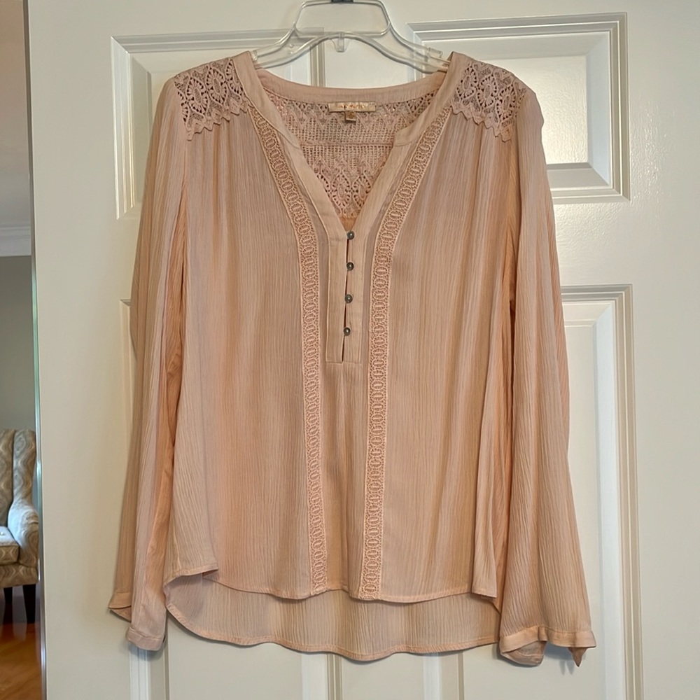 Super Cute Flowy Women’s Top